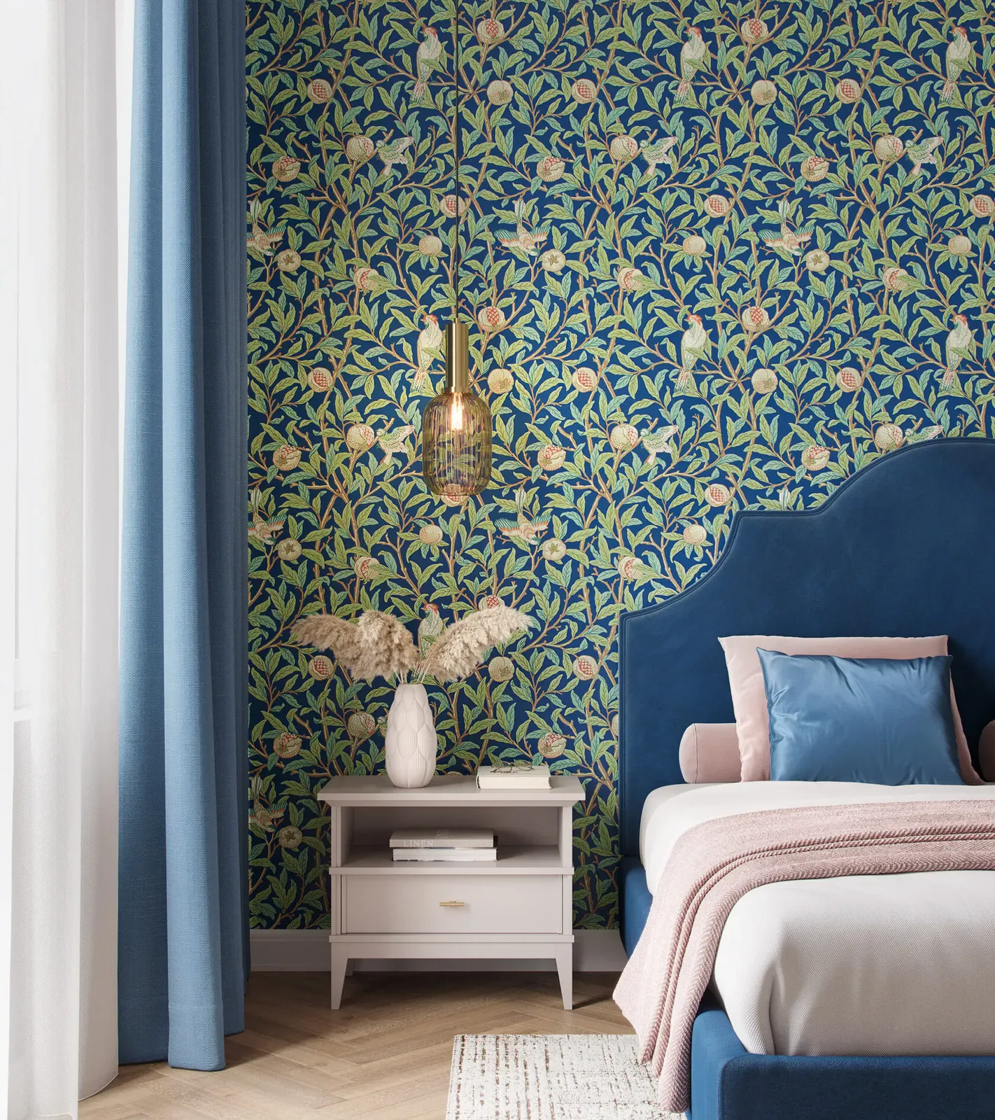 BEDROOM (2/8)